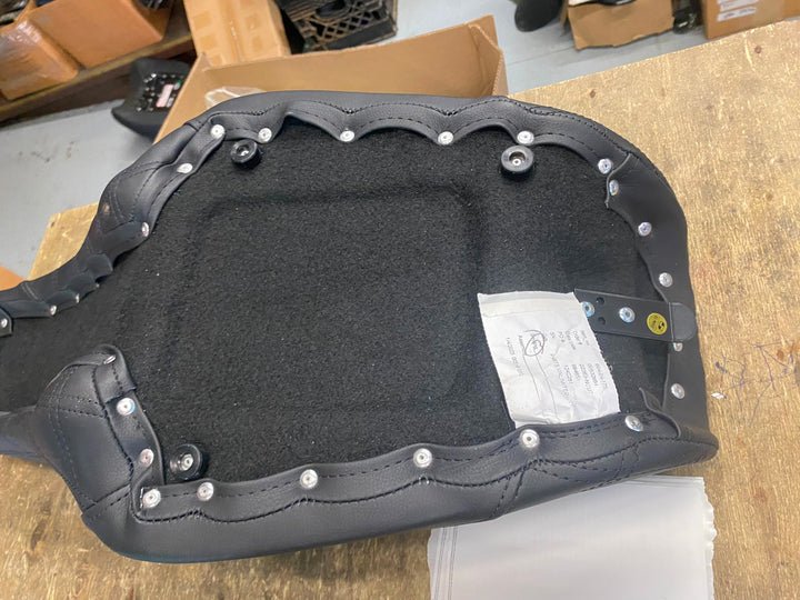 Step-Up Seat Full Lattice Stitch Dyna Harley Superglide Low Rider FXD - Image 3