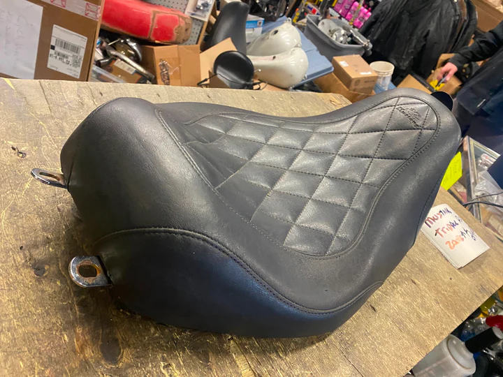 Mustang 76694 Wide Tripper 2008^ Harley Road King Street Glide FLH Bagger solo! - Image 3