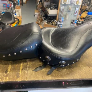 Mustang Wide Touring Seat Harley Dyna Superglide Wide Glide 1996-2005 FXD Studs