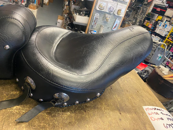 Mustang Wide Touring Seat Harley Dyna Superglide Wide Glide 1996-2005 FXD Studs - Image 3
