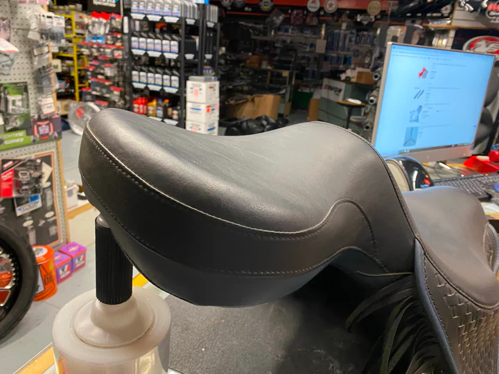 NOS Harley Seat Heritage Springer Softail FLSTS Blue Trim OEM Factory Skirt Fact - Image 4