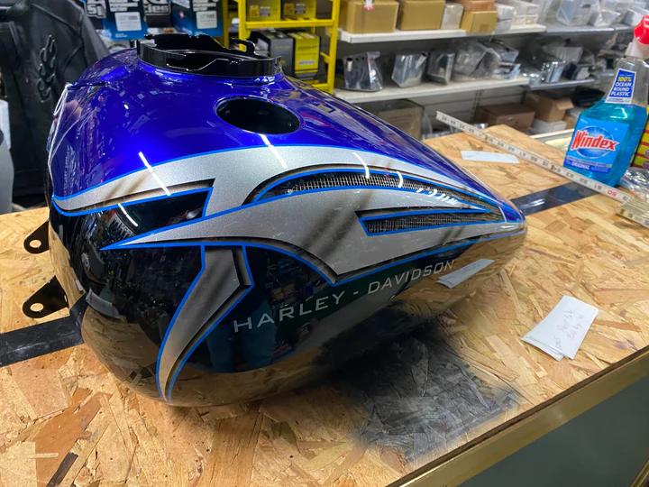 Frost Bite Custom Paint Gas tank Harley Road King 2008^ Factory FLHR 6 gallon! - Image 2