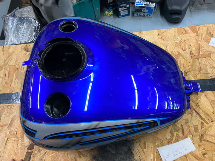 Frost Bite Custom Paint Gas tank Harley Road King 2008^ Factory FLHR 6 gallon!