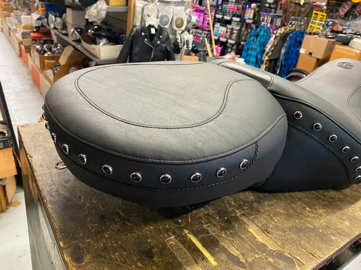 Mustang Wide Touring Seat Harley Street Road Glide King 2008^ Studs FLH Ultra Classic - Image 2