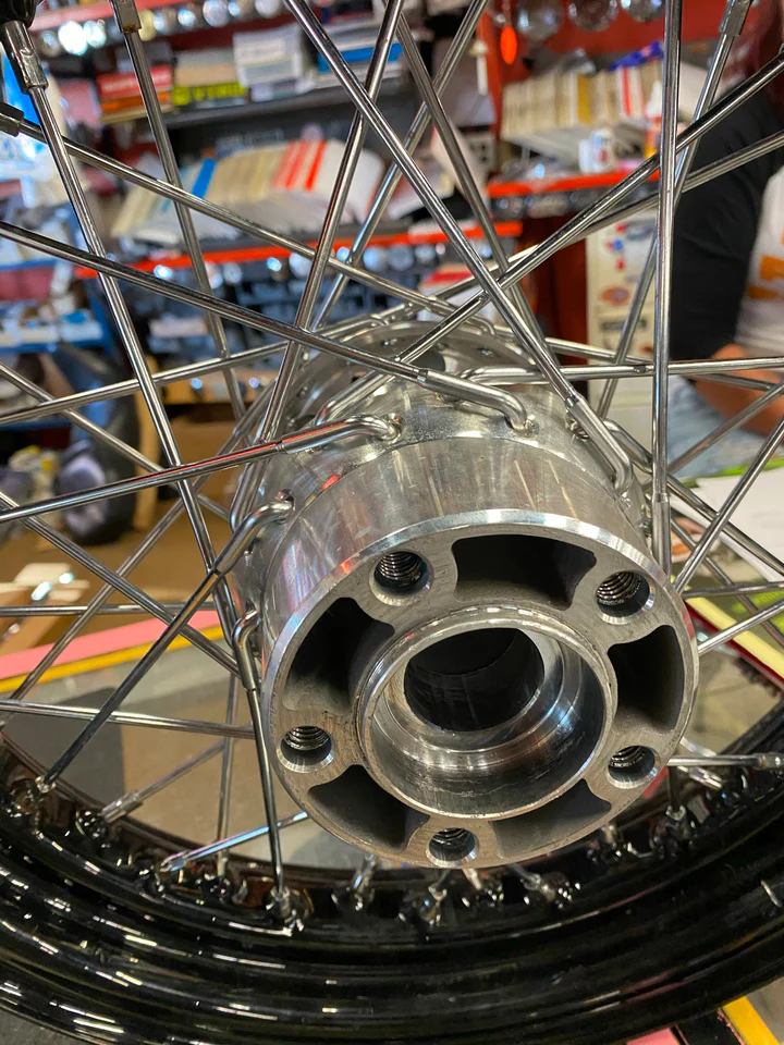 New T/o Rear Black Spoke Wheel Harley Slim FXS 3.00x16 Softail Heritage street b - Image 4