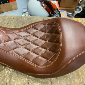 Mustang Day Tripper Solo Seat Harley Dyna Forward Brown 2006^ Superglide Bob FXD