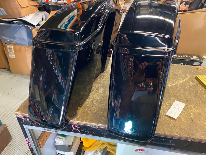 OEM Vivid Black Saddlebags Factory Harley 2014^ touring FLH glide Road King Street Glide - Image 2