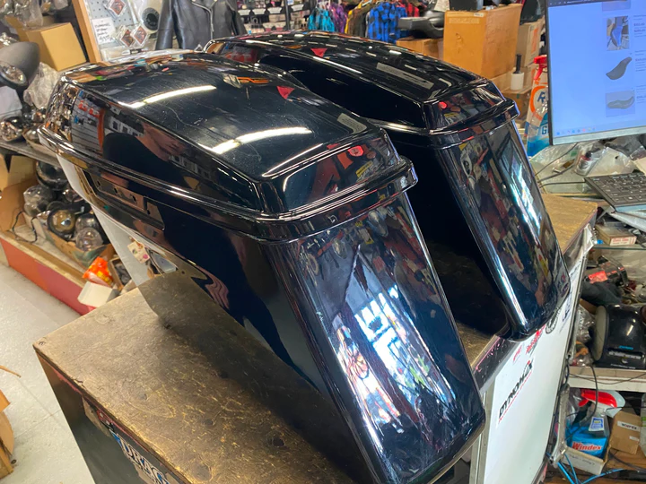 OEM Vivid Black Saddlebags Factory Harley 2014^ touring FLH glide Road King Street Glide - Image 3